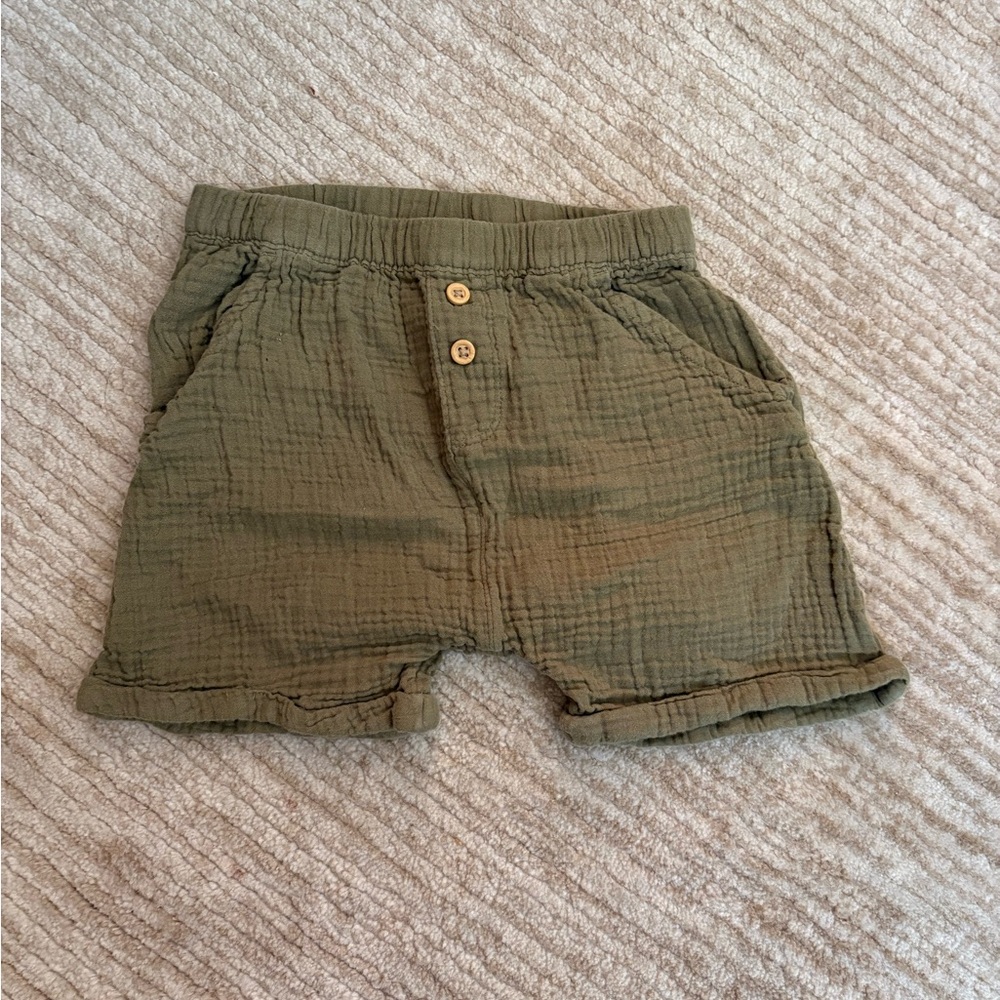 Children’s Little Planet organic green 100% cotton shorts size 5